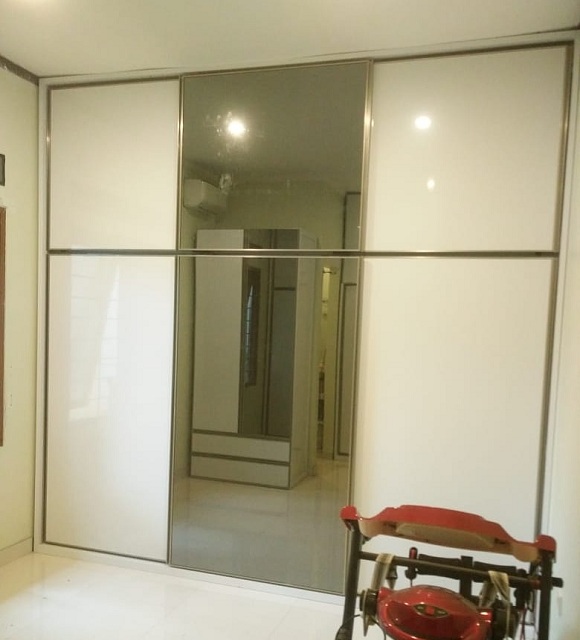 lemari baju aluminium